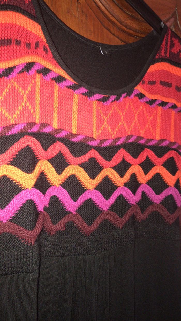 Plus robe avé très joli motif de couleurs - photo numéro 4
