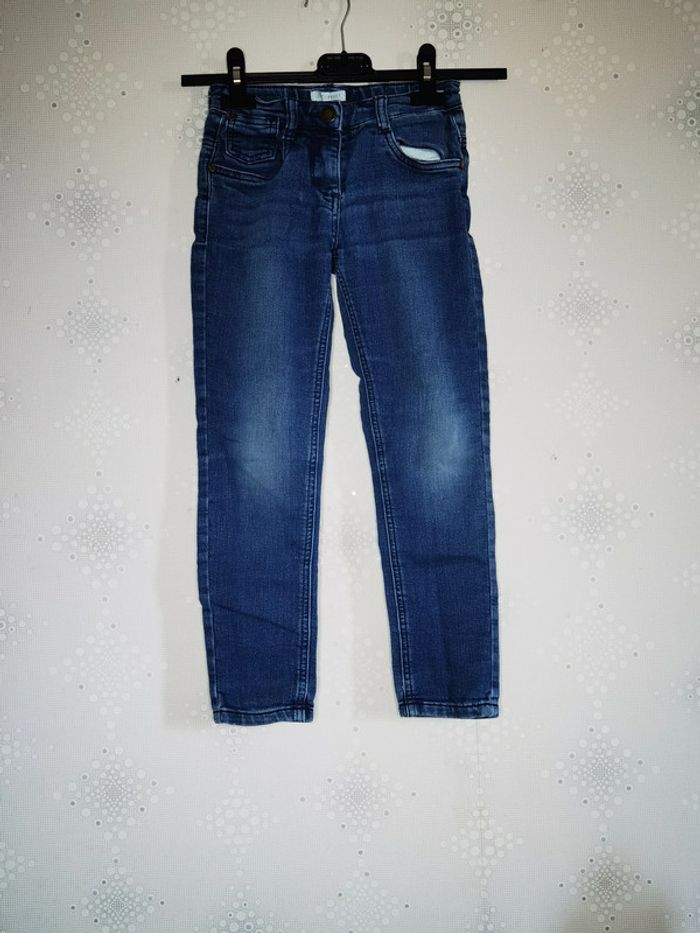 D4225 - jeans fille 7 ans
