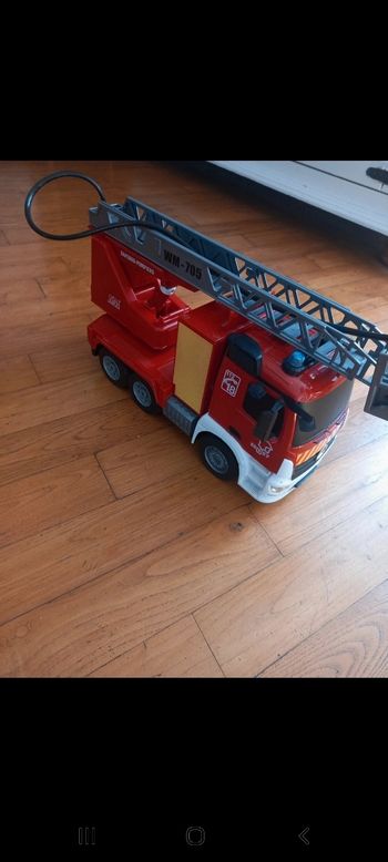 Camion lanceur d eau