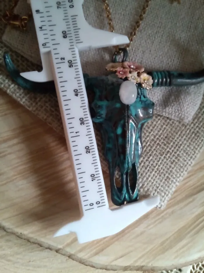 Collier tête de vache , pierre de lune et breloque soleil - photo numéro 3