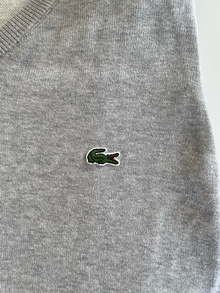 Sweat gris col V Lacoste taille L - photo numéro 3