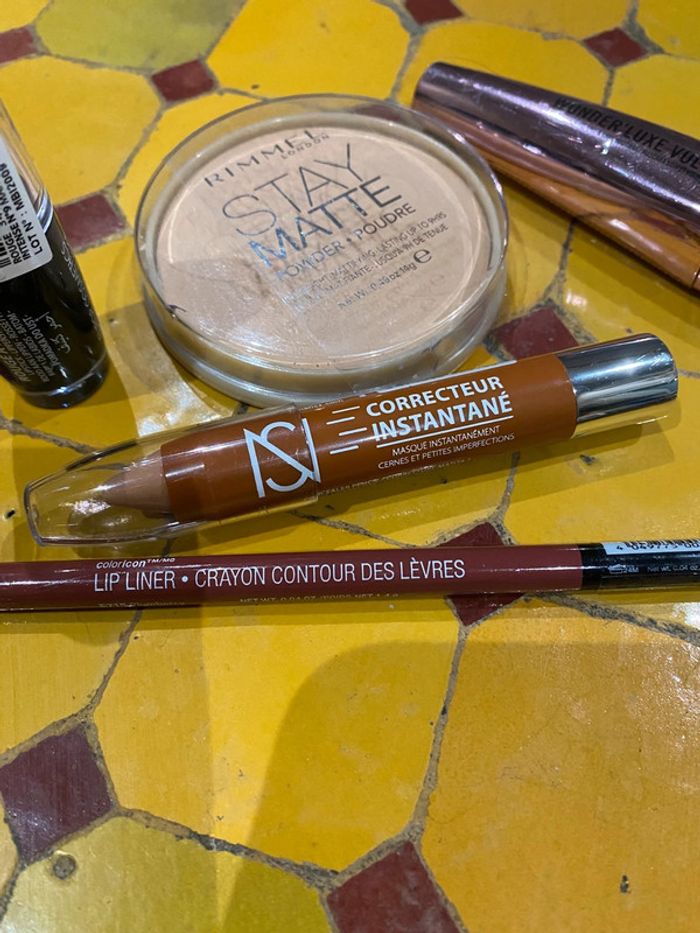 Lot de maquillage - photo numéro 2