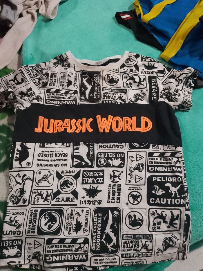 Tee-shirt jurassic world