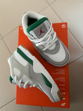 Basket Nike taille 28.5