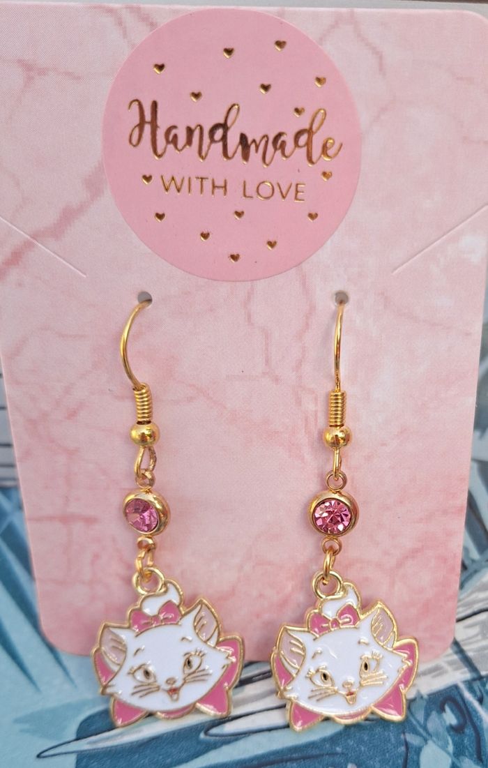 boucles d oreilles pendantes Marie des aristochats disney strass diamants
