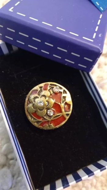 Bague fantaisie fleur émaillée marron, strass, dorée vieillie -Ajustable