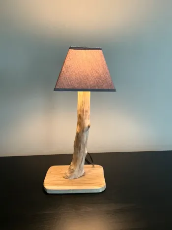 lampe en bois flotté