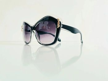 Lunette de soleil femme noire verres dégradés uvprotection catégorie 3