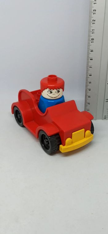 Véhicule voiture jeep rouge avec personnage lego duplo