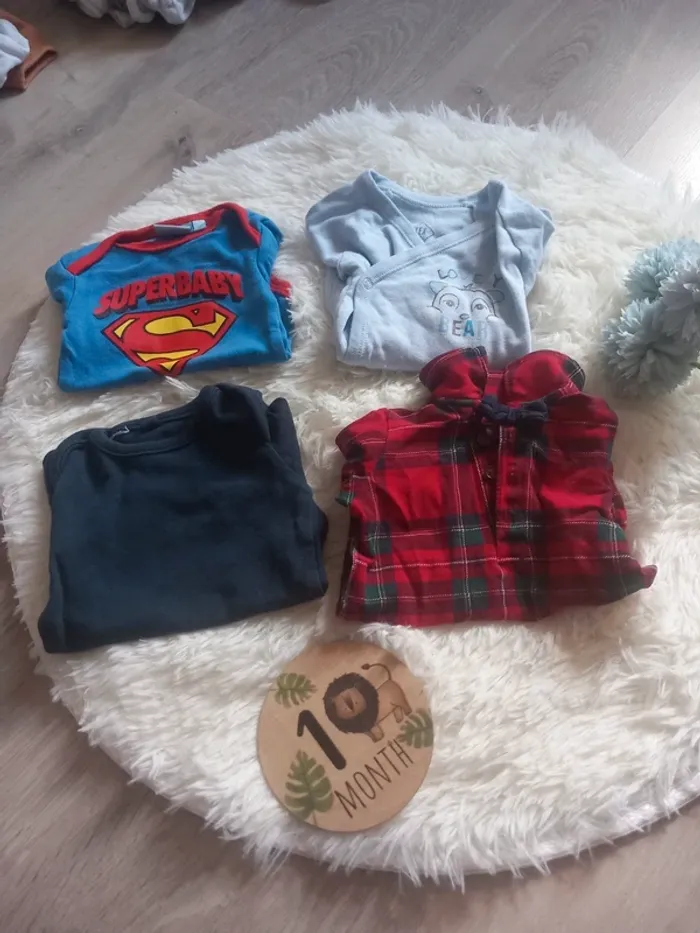 Lot 4 body 1 mois