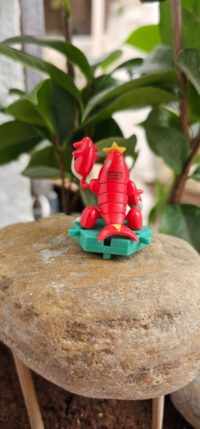 Petite Figurine Pokemon Nintendo avec socle Colhomard - photo numéro 3