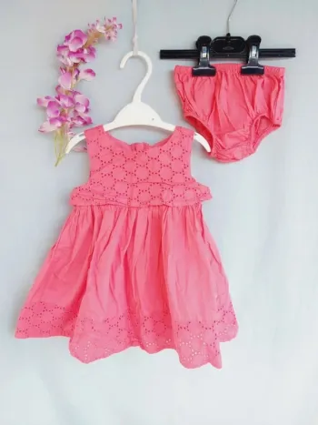 Très belle robe avec culotte Obaïbi 12 mois