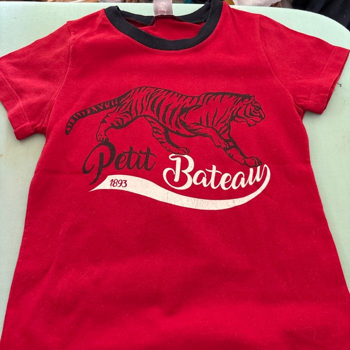 Vends tee shirt petit bateau 5 ans très bon état