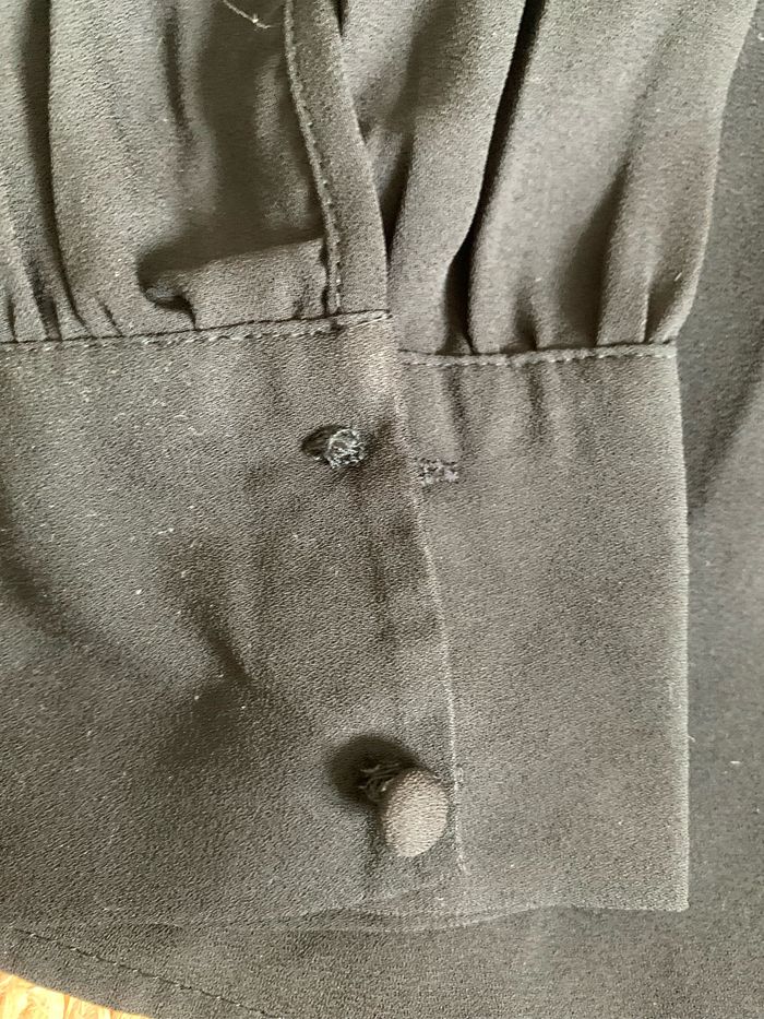 Chemisier noir taille M - photo numéro 5