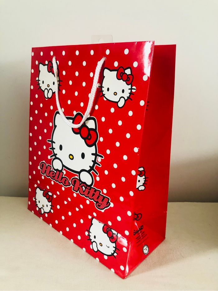 Sac cartonné cadeau hello kitty rouge neuf - photo numéro 4