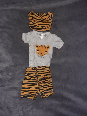 Ensemble body short bonnet tigre