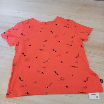 Tee shirt corail à motis requins