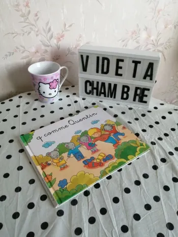 Livre q comme Quentin / hachette