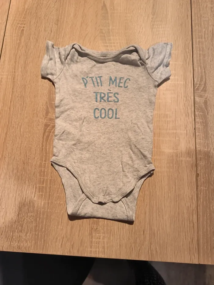 Lot de 2 bodys 6 mois - photo numéro 2