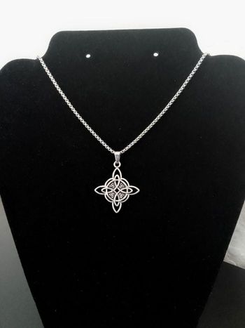Chaîne + pendentif celtique