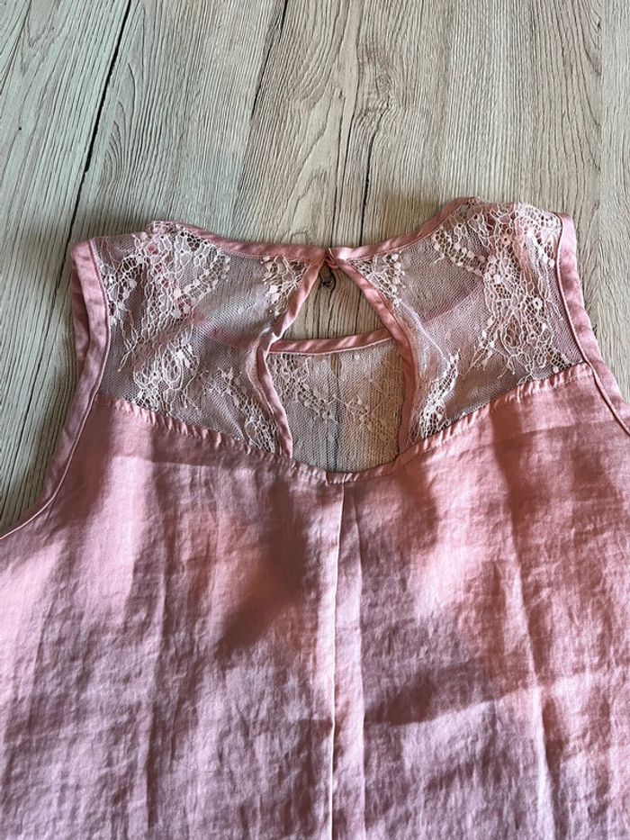 Top fluide satiné en dentelle rose poudré taille S - photo numéro 3