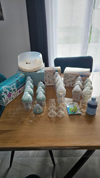 Lot biberons/ stérilisateur