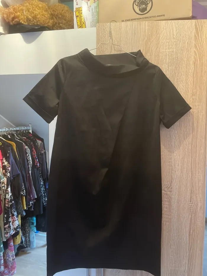 Robe M