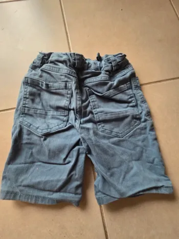 Short jean bleu 6ans