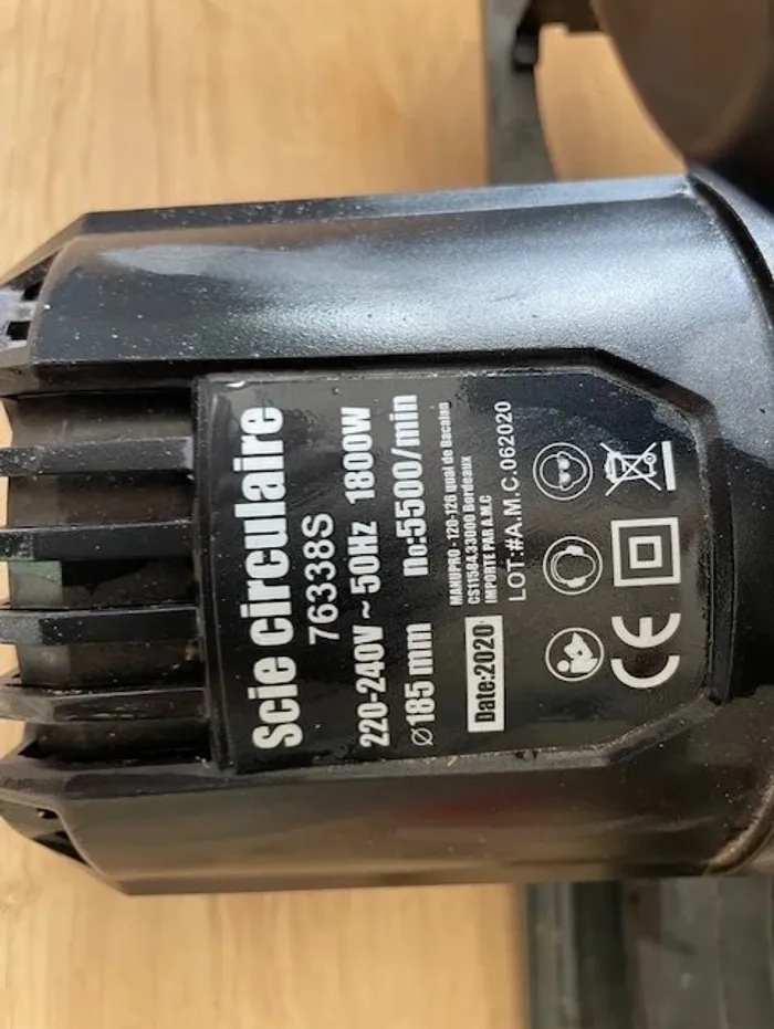 Scie circulaire électrique 1800 W - photo numéro 3