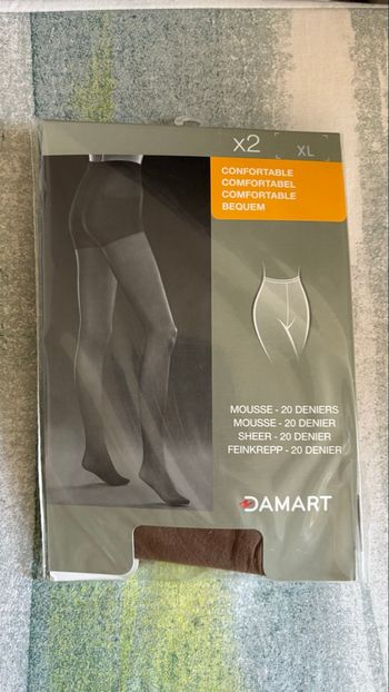 Lot de deux collants Damart taille 42/XL qui sont neufs emballé