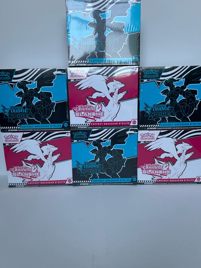 Coffret dresseur ev10.5 flammes blanches foudre noir Pokémon