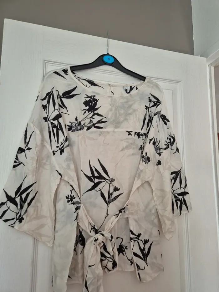 blouse manches 3/4 larges à nouer à fleurs camaieu - photo numéro 4