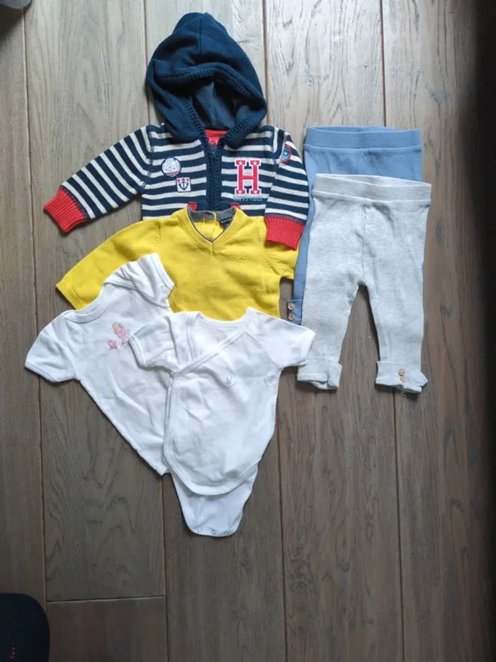 Adorable lot vêtements bébé 3–6 mois - photo numéro 1