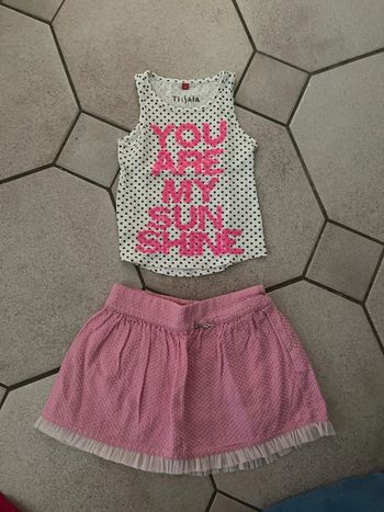 Ensemble jupe barbie et tee shirt sans manche taille 3 ans