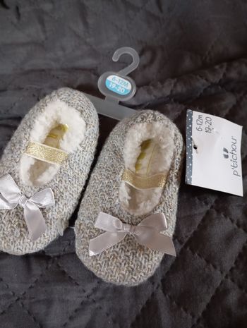 Chaussons bébé neufs