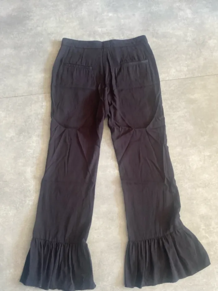 Pantalon volanté dans le bas des jambes - photo numéro 9