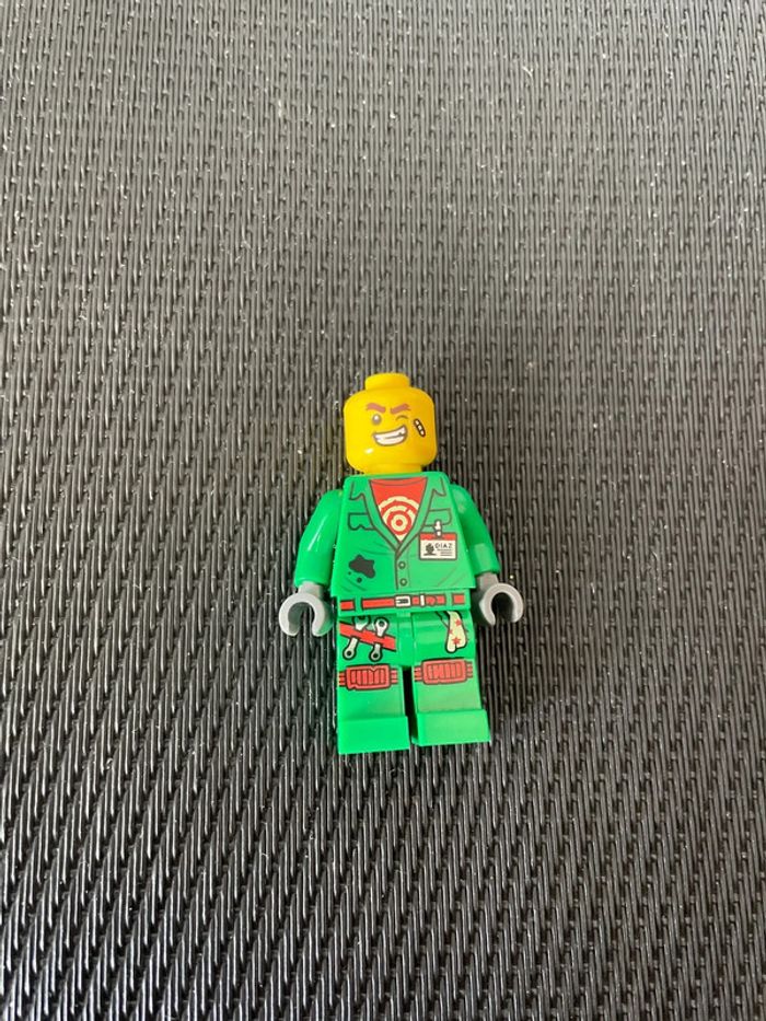 Lego Hidden Side mini figurine Douglas Elton cascadeur El Fuego hs010 70421 minifigure officiel - photo numéro 5