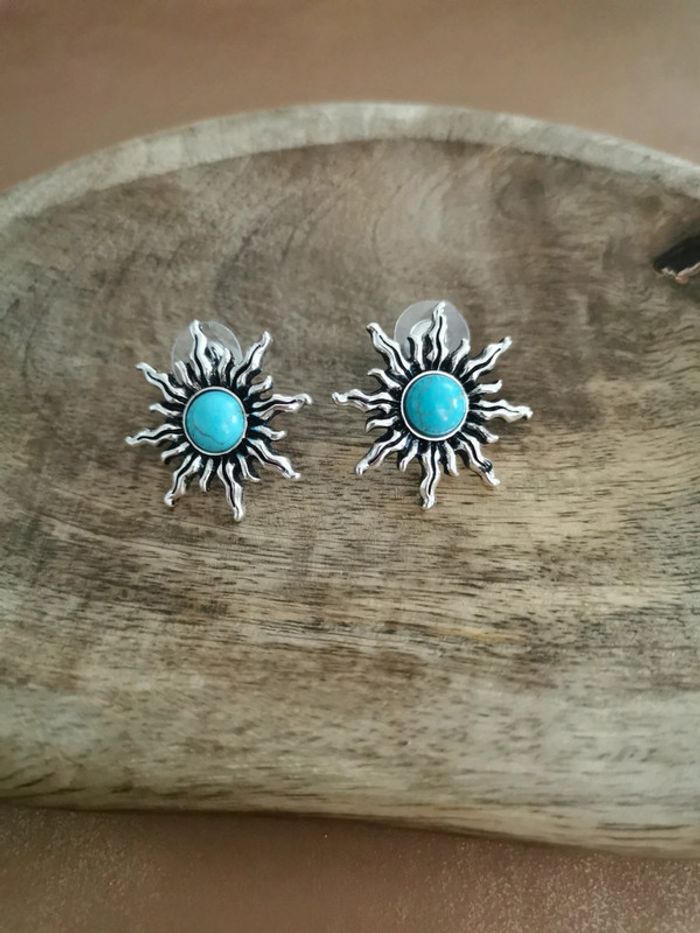 Boucles d'oreilles soleil turquoise et argenté