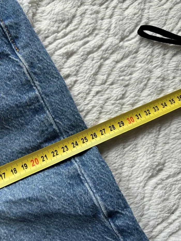 Jean Levi’s femme Wedgie Straight L28 36/38 S/M Premium Bleu taille haute 7/8 eme cropped effiloché - photo numéro 19