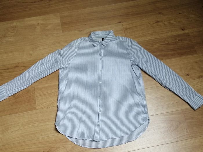 Chemise rayé bleu clair et blanc