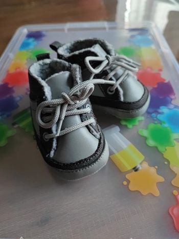 Baskets bébé grises