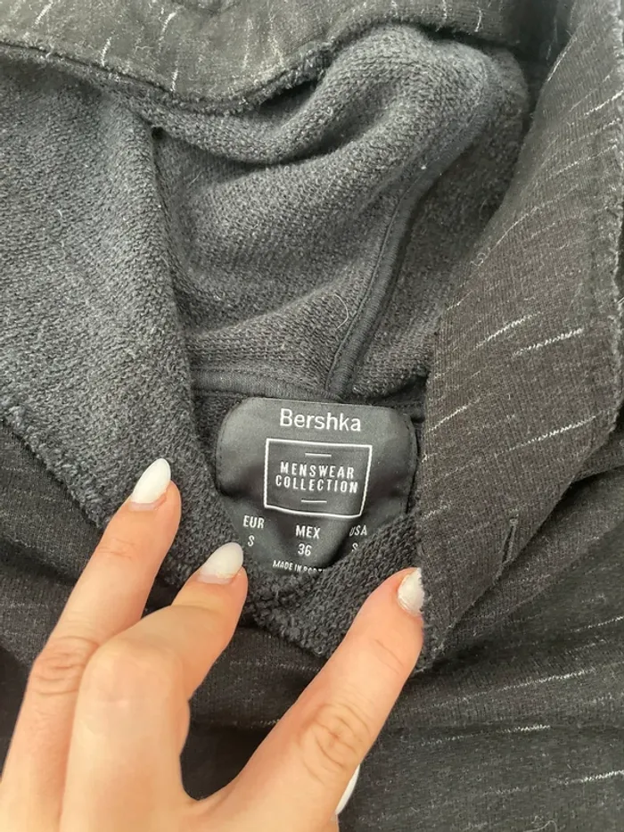 Sweat Bershka - photo numéro 2
