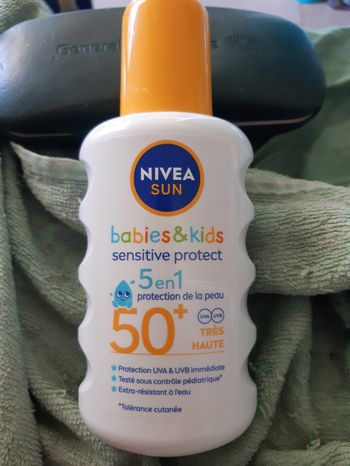 Crème solaire pour enfants 