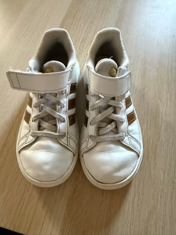 Basket adidas à scratch taille 29 