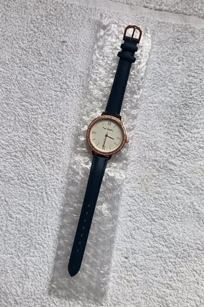 montre Pierre Cardin femme NEUF - photo numéro 3