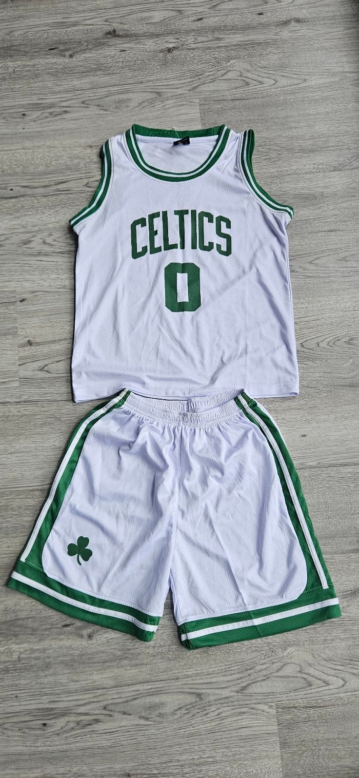 Ensemble de basket ball