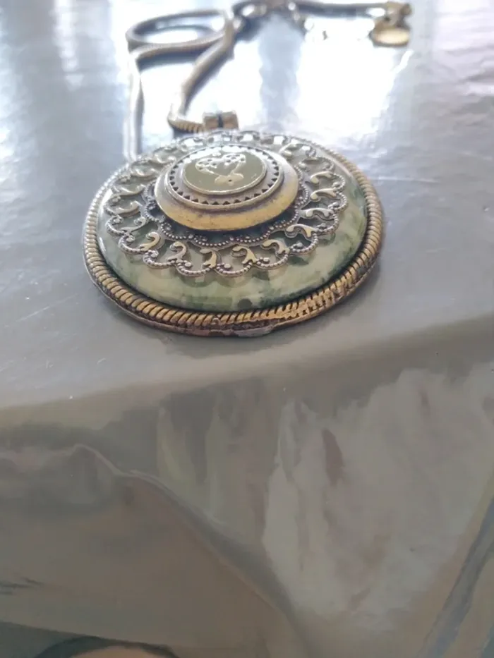 Collier médaillon - photo numéro 5
