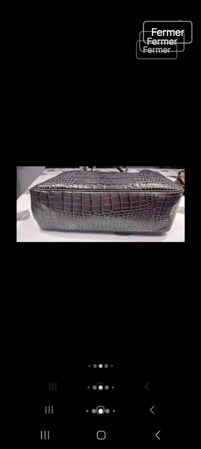 Sac longchamp grande capacité en porte épaule en cuir croco l état du sac en photo 
26x37x12 - photo numéro 5