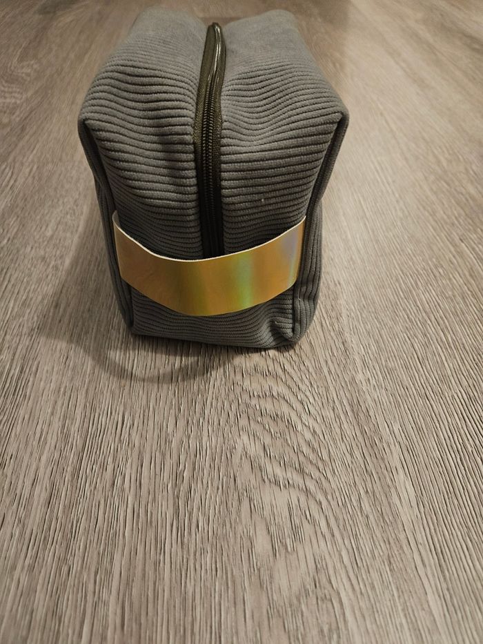 Trousse toilette - photo numéro 4