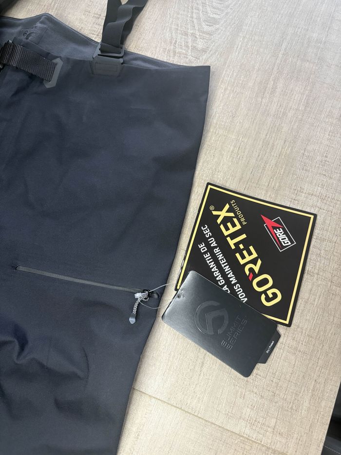 Salopette de ski noir The North Face SUMMIT L5 - photo numéro 4